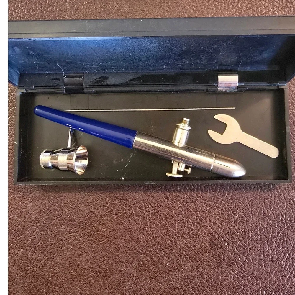 Badger 180-11 Oilless Compressor 100XF‎ Airbrush Kit with Instructional Books